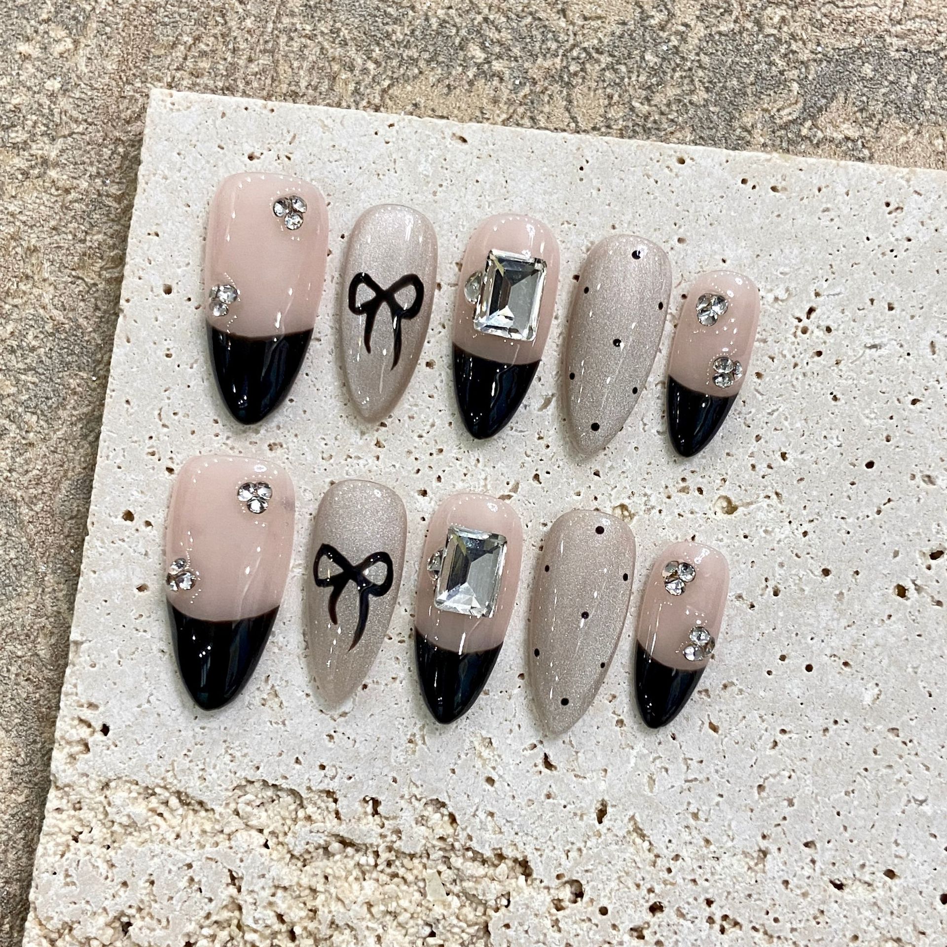 Handmade Press on Nails Black  - огляд і ціна Resin Art Glitter