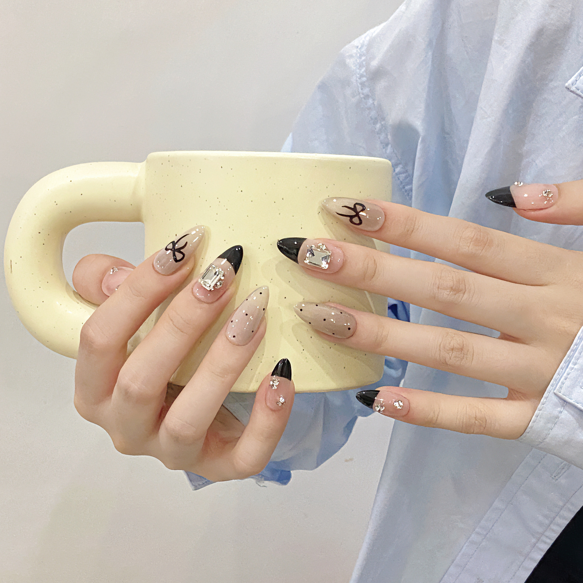 Handmade Press on Nails Black  - огляд і ціна Resin Art Glitter
