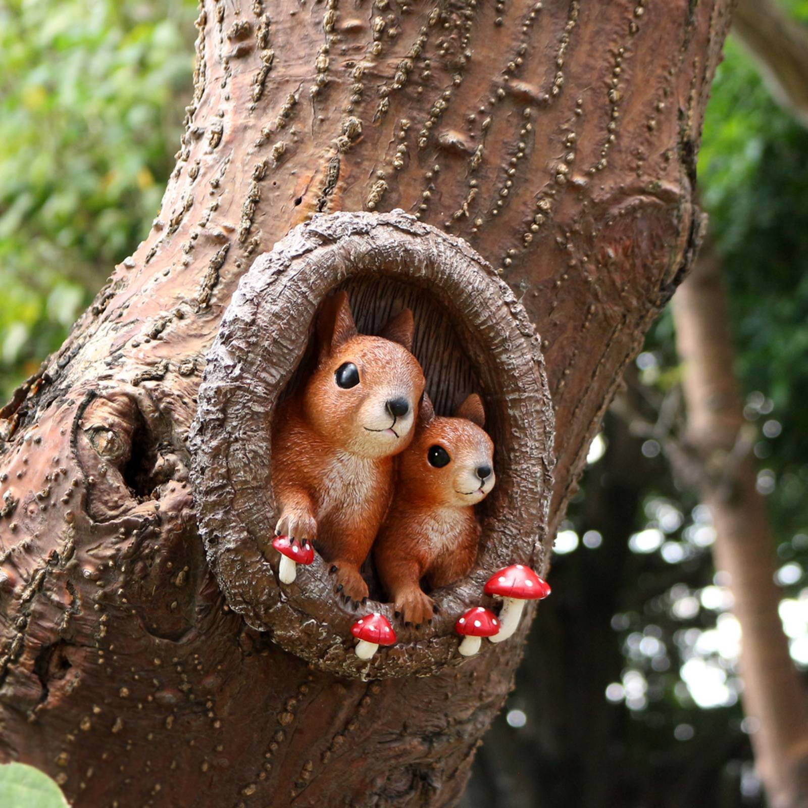 Squirrels in Tree Hollow Statu - огляд і ціна Resin Art Wall