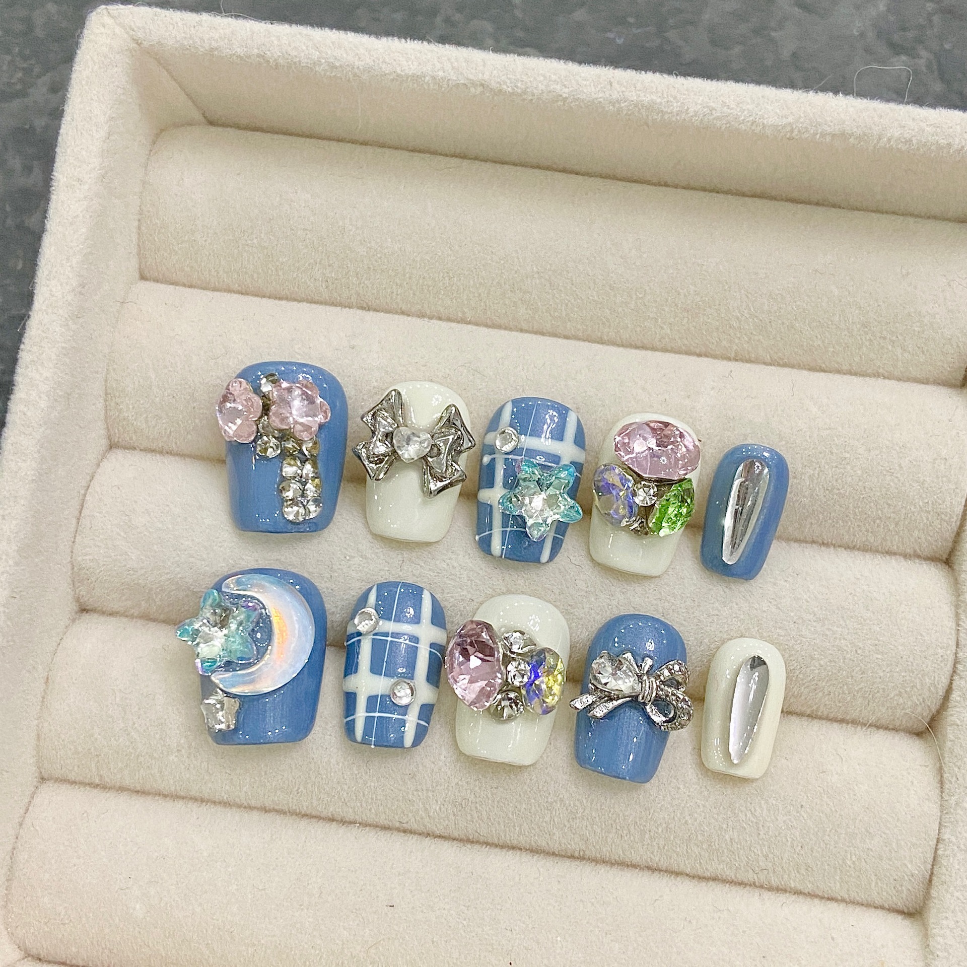 Handmade Press on Nails Shiny  - огляд і ціна Resin Art Glitter